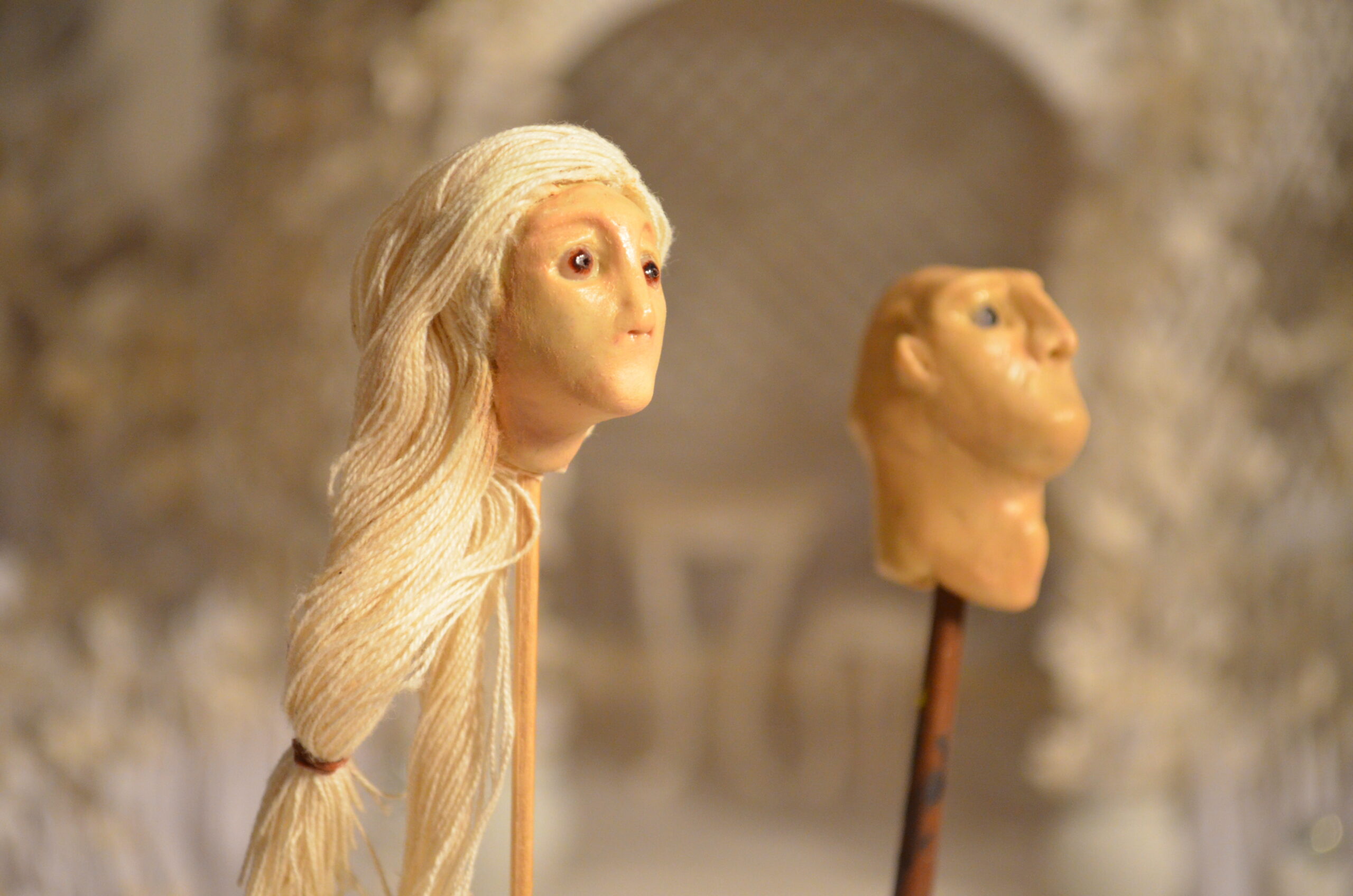 Plastilin Köpfe der Puppen für Kitchen Dreams (2017) von Arvin Medghalchi